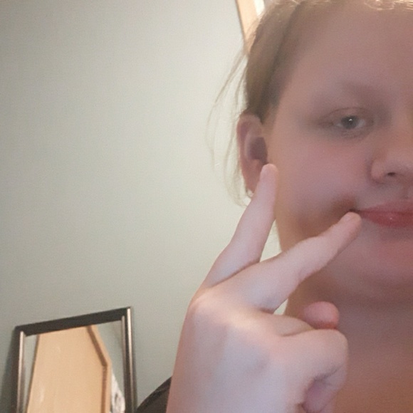 Meet your Posher, Raehanna - Picture 1 of 1